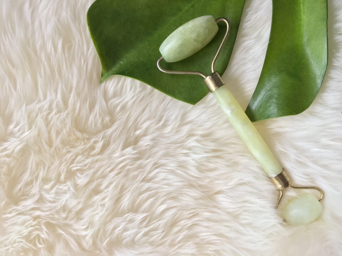 Best Jade Roller for Face, Chin, Neck and Eye Smooth Out Your Skin